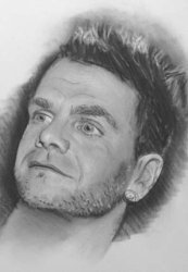 portrait de chanteur noir et blanc