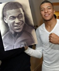 portrait dessin au fusain mbappe