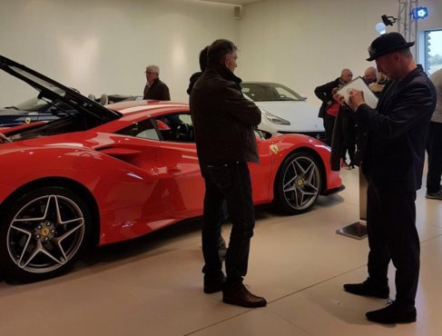 Animation caricature anniversaire pour Ferrari