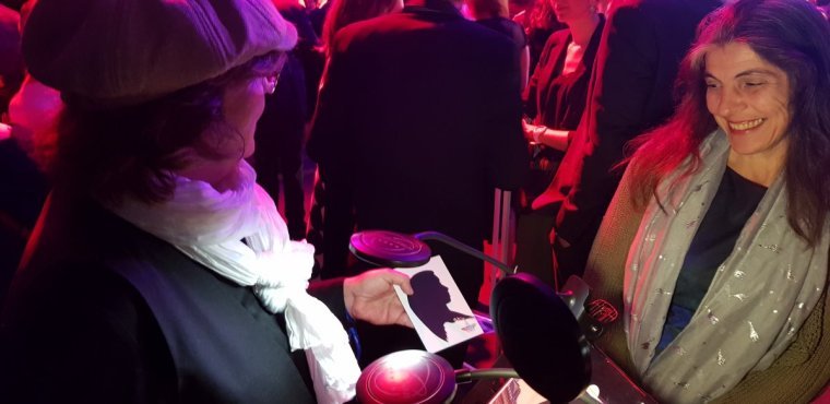 Animation événementielle en silhouette à Pau